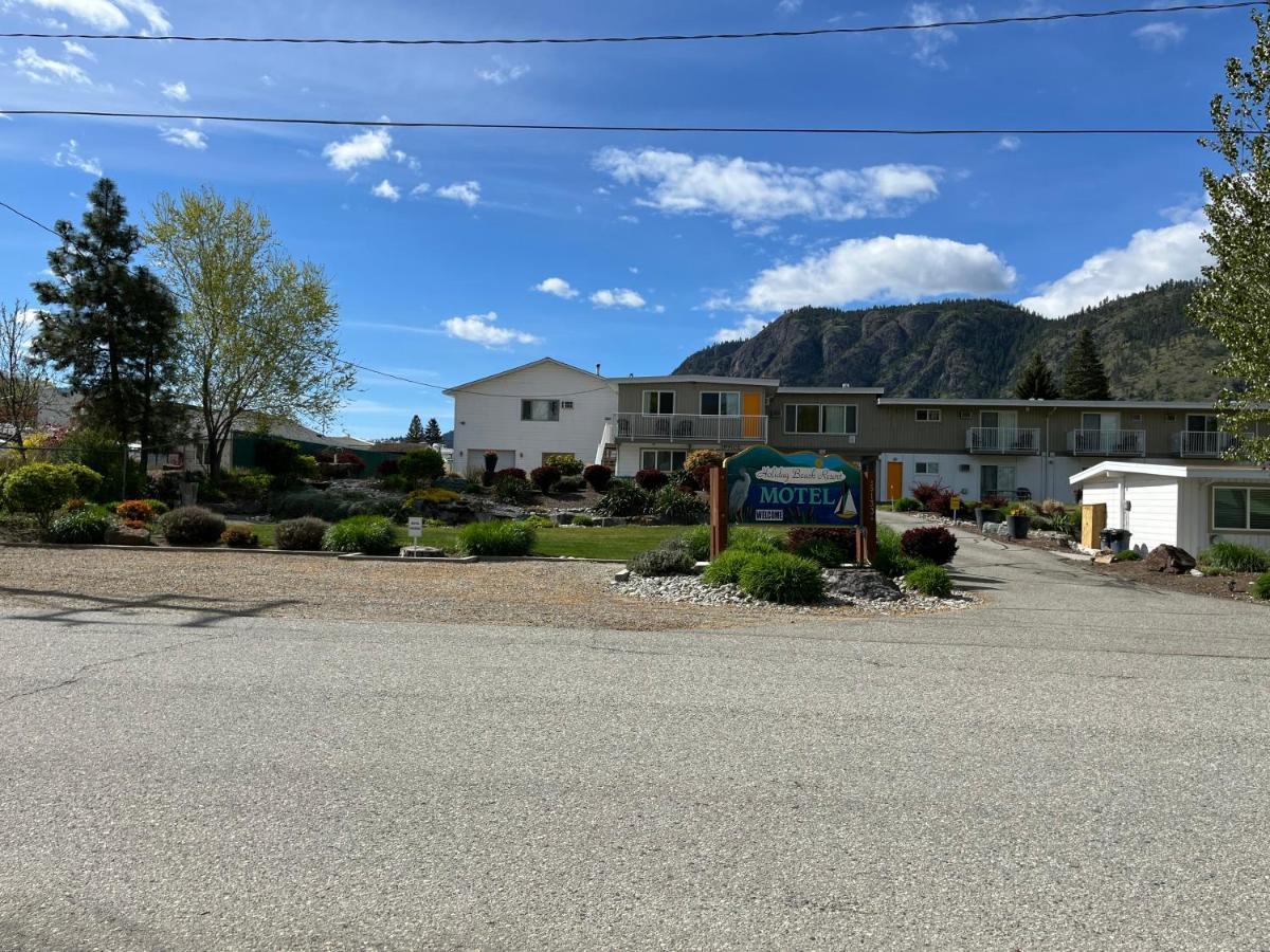 Holiday Beach Resort Motel Okanagan Falls Buitenkant foto